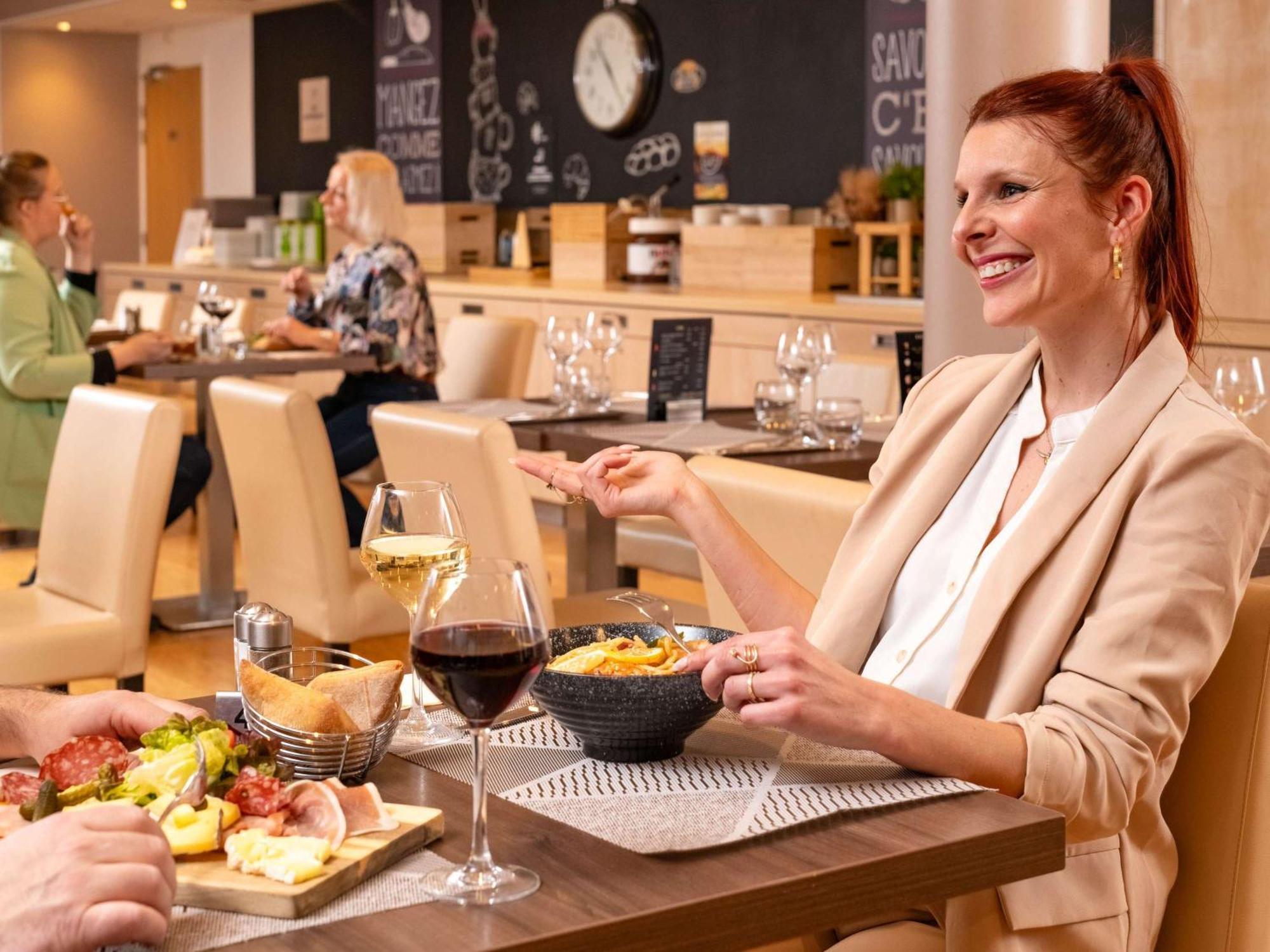 Ibis Lyon Est Chaponnay Ξενοδοχείο Εξωτερικό φωτογραφία